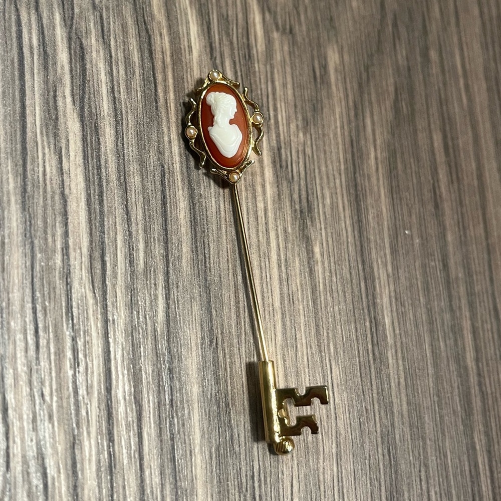 Vintage Cameo Pin w/ Key Bottom